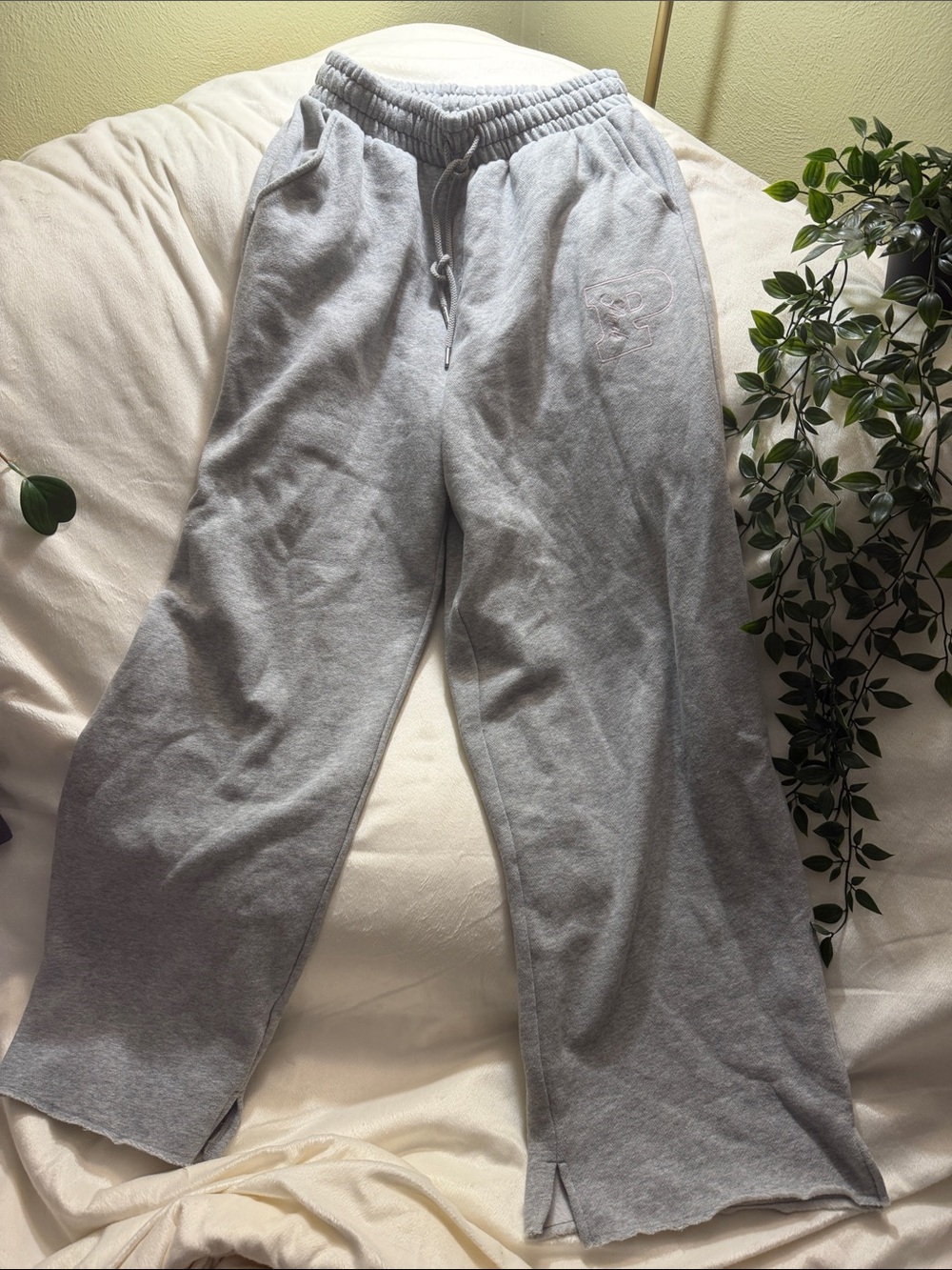 PINK Victoria's Secret Light Gray Sweatpants with Drawstring